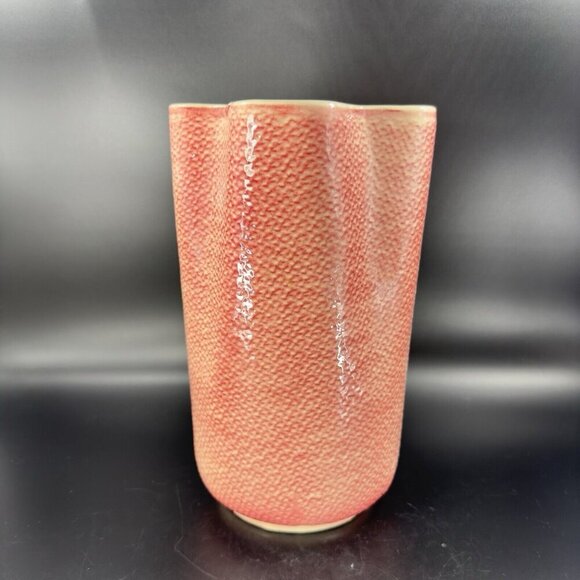 Shawnee USA Pottery Coral Pink Burlap Pinched Vase Tall Pottery Vessel Vase Vtg - Picture 16 of 16